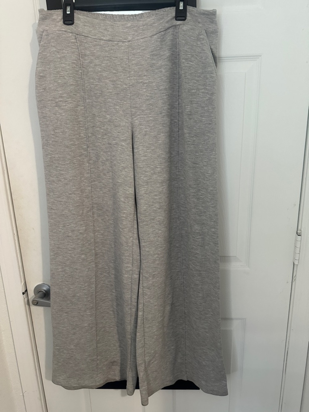 Classic Wide-Leg Pull-On Pants in Light Gray